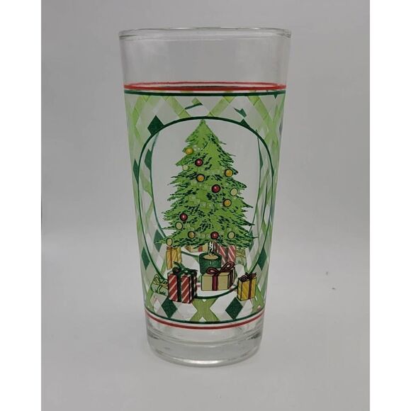 Tree Tumbler Set of Four. Clear quality glass with light ornament filled tree wi - Picture 3 of 7